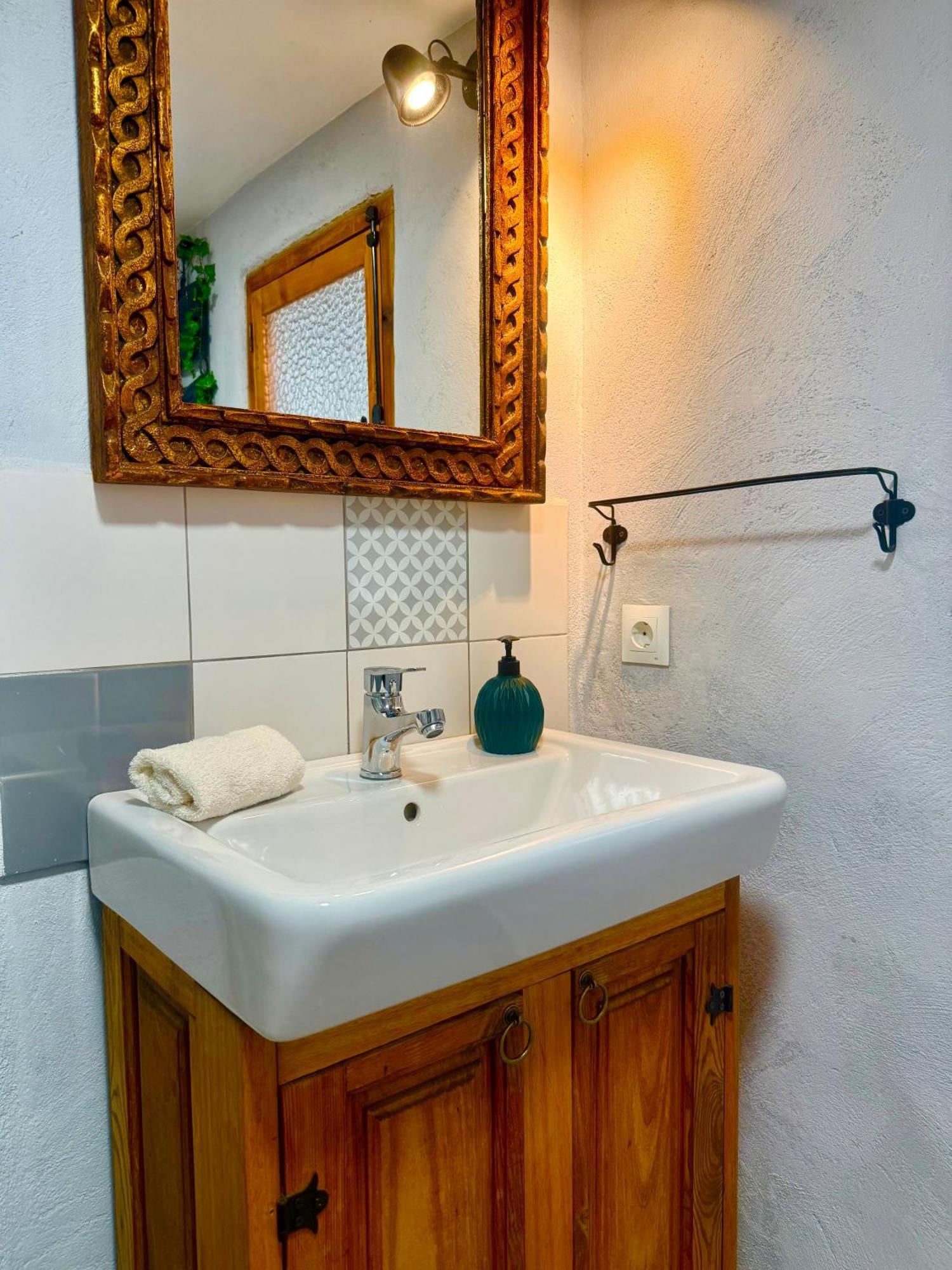Casa Mona- Andalucian Mountain Village Getaway Гуехар-Сьєрра Екстер'єр фото